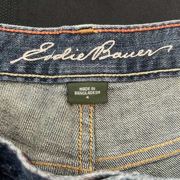 Eddie Bauer Embroidered Jean Shorts Sz 4 - Picture 5 of 8